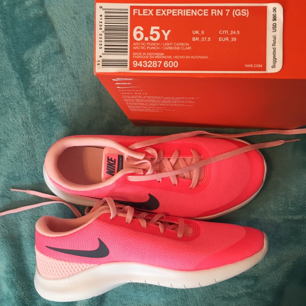 Nike Running Shoes - Picture 8 of 8